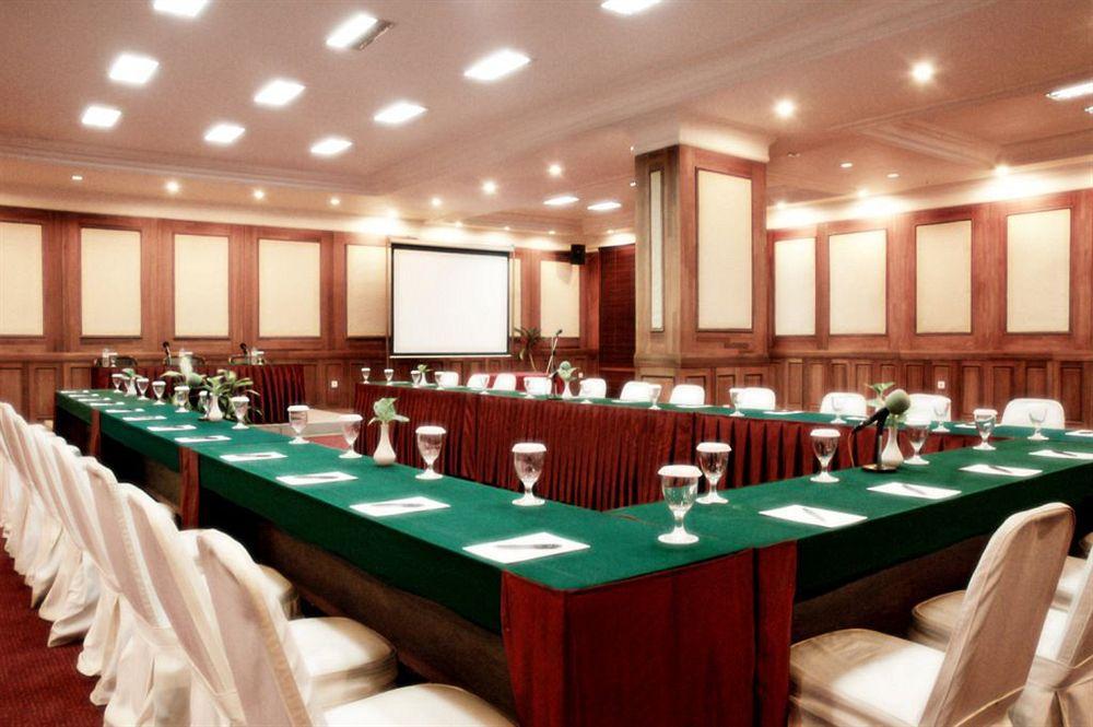 Singgasana Hotel נקסר מראה חיצוני תמונה