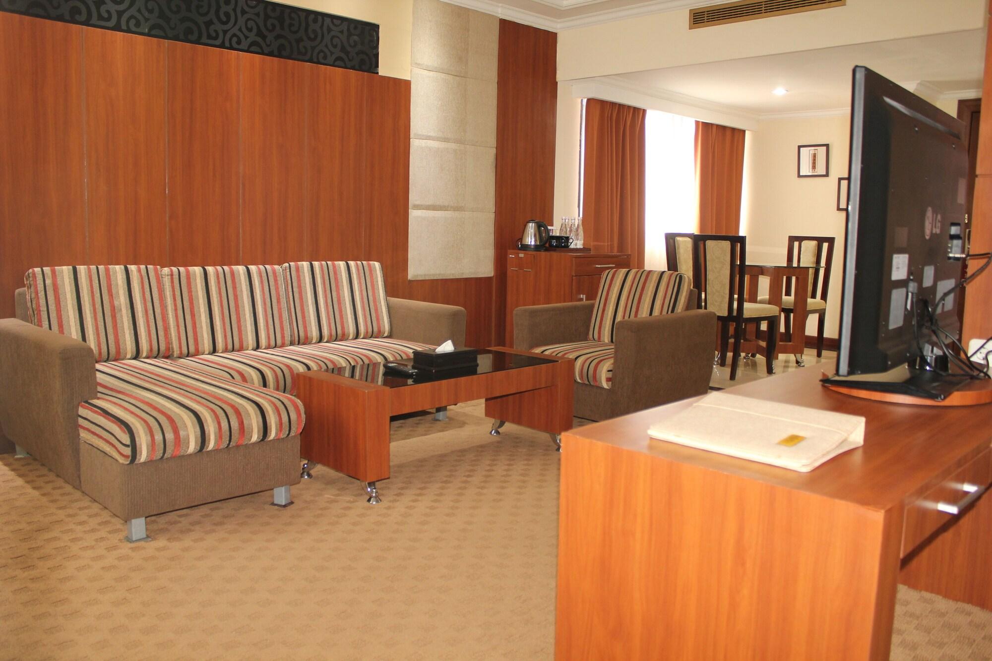 Singgasana Hotel נקסר מראה חיצוני תמונה