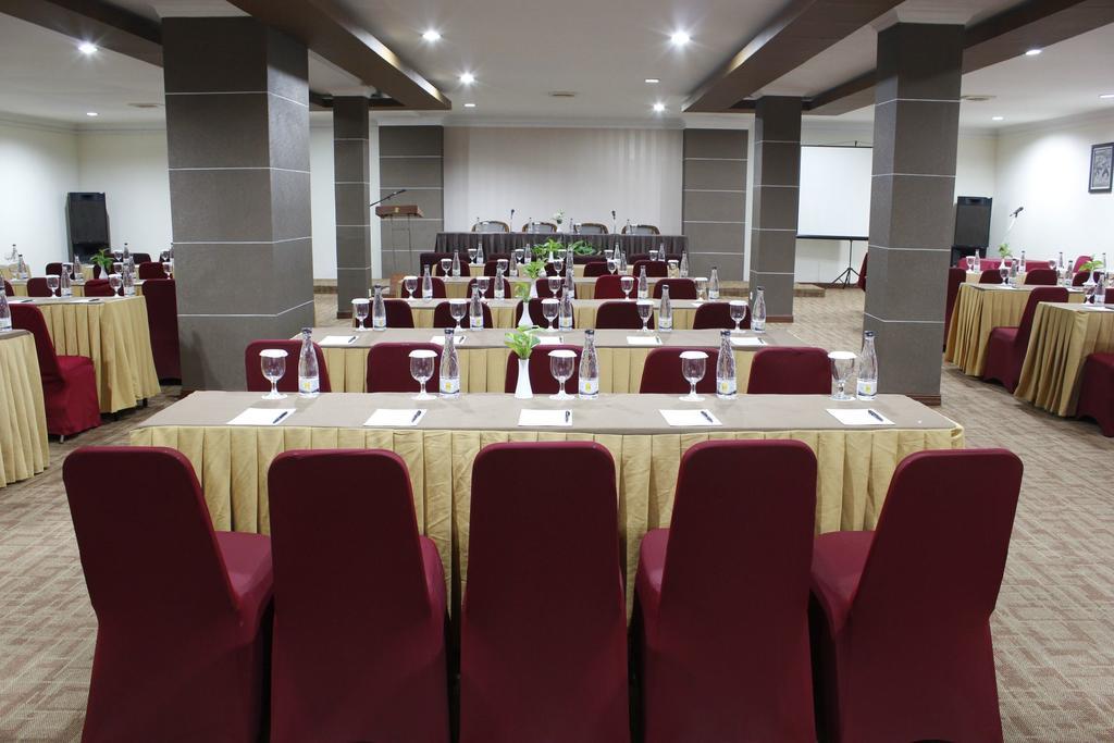 Singgasana Hotel נקסר מראה חיצוני תמונה