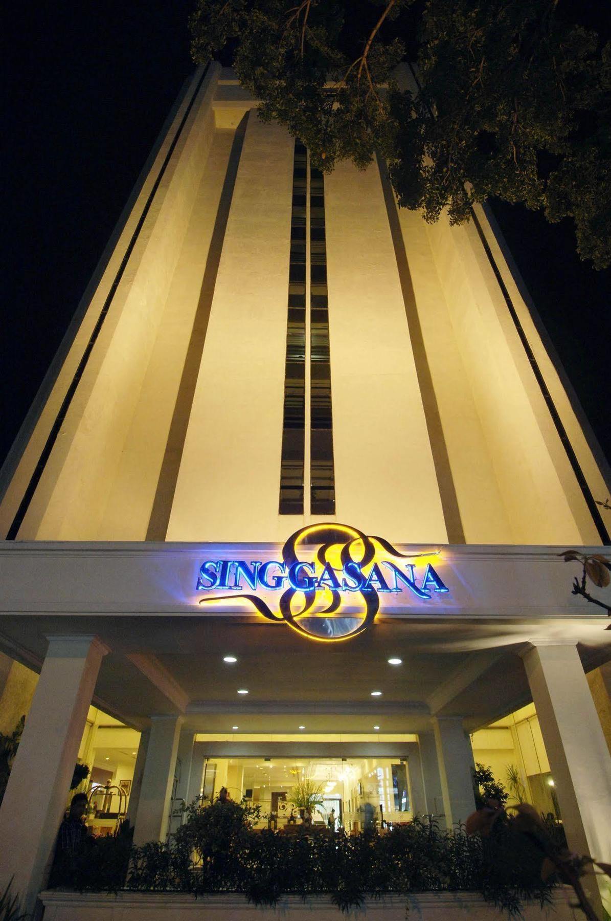 Singgasana Hotel נקסר מראה חיצוני תמונה