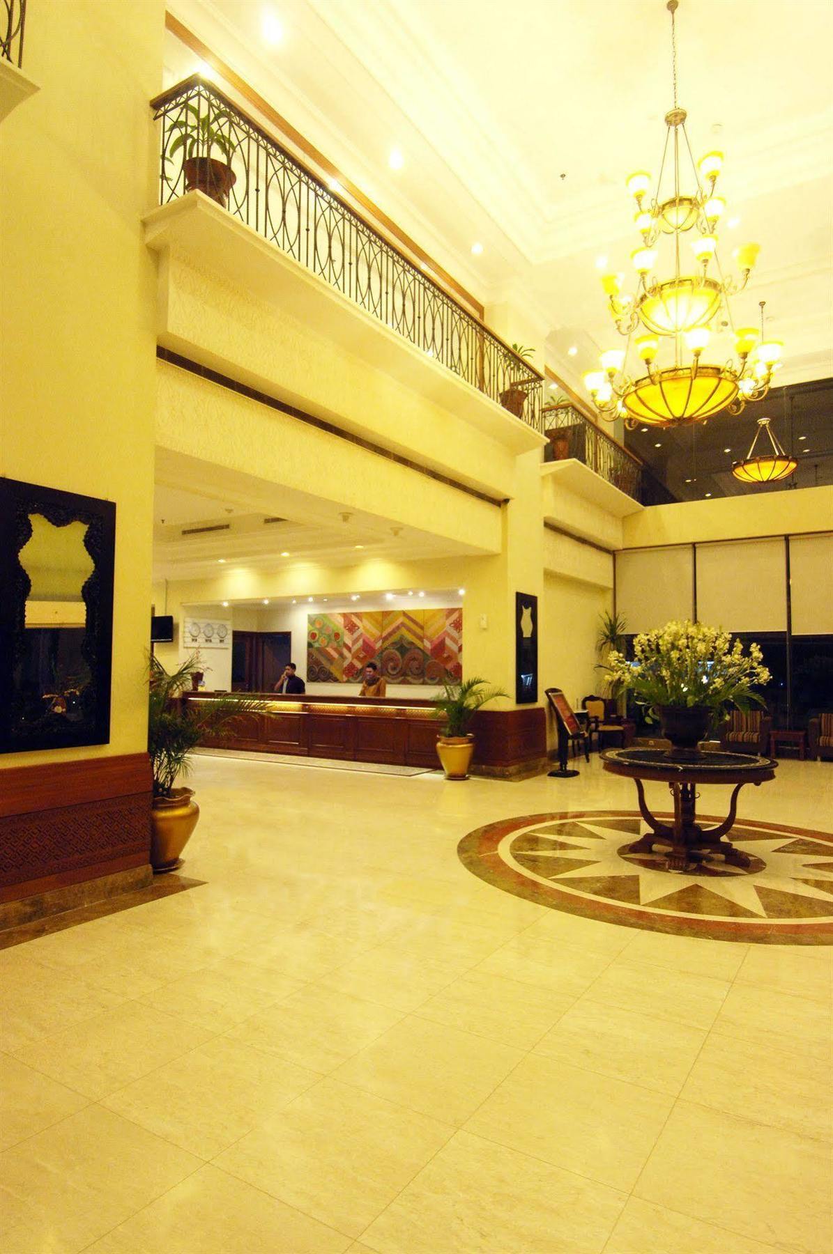 Singgasana Hotel נקסר מראה חיצוני תמונה
