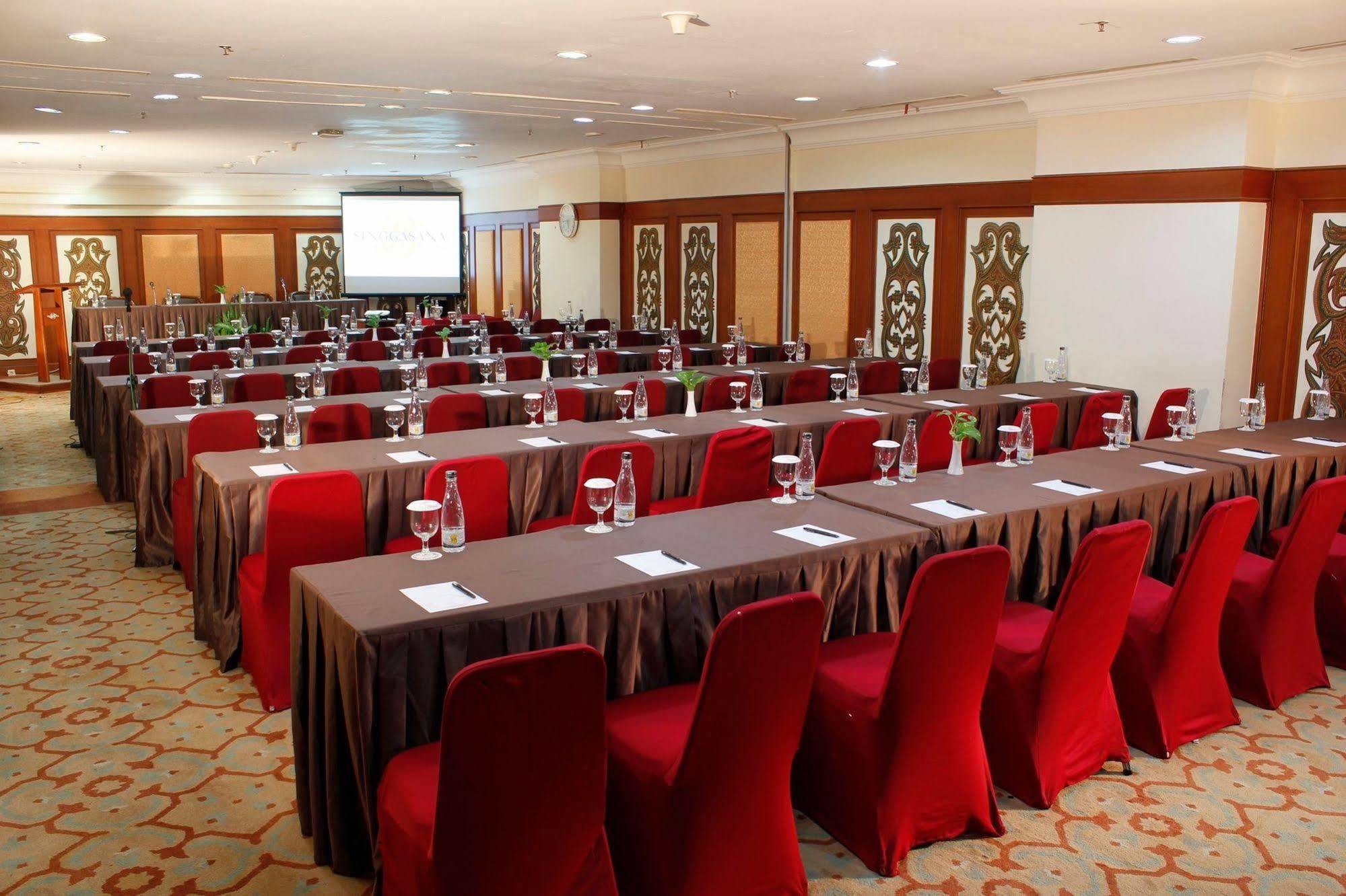 Singgasana Hotel נקסר מראה חיצוני תמונה