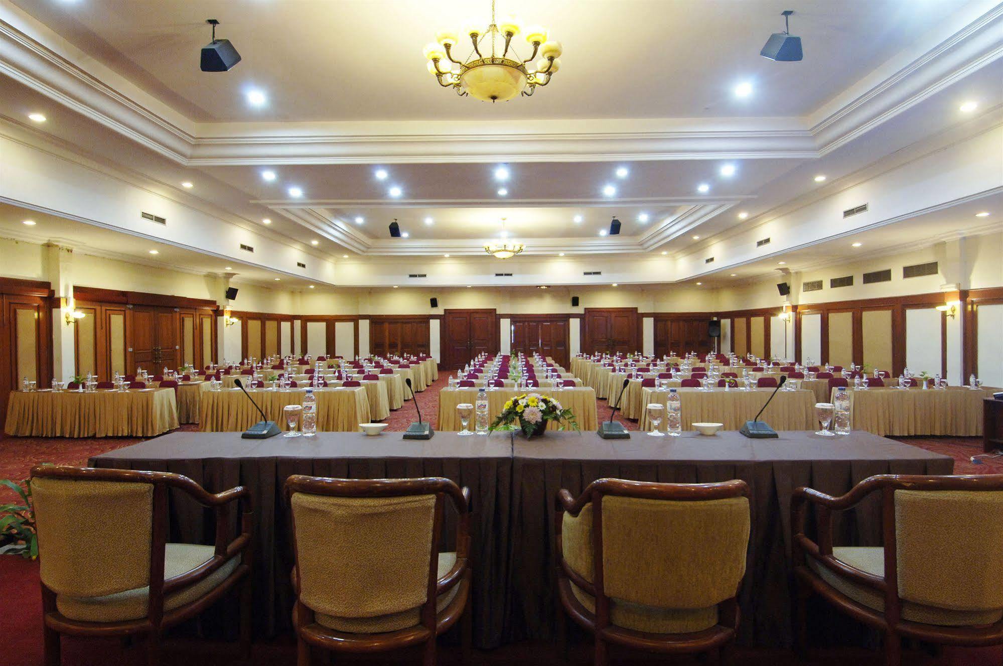 Singgasana Hotel נקסר מראה חיצוני תמונה