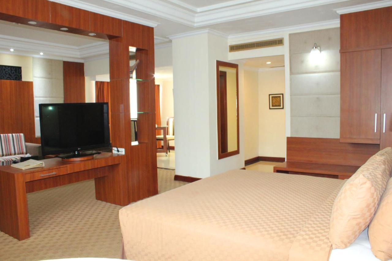 Singgasana Hotel נקסר מראה חיצוני תמונה